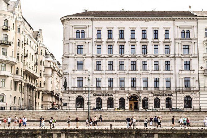 101 things in Budapest - Full Day Tour with Lunch & Metro Pass - St. Stephen’s Basilica: Iconic Inside Access Is Optional (and costs extra)
