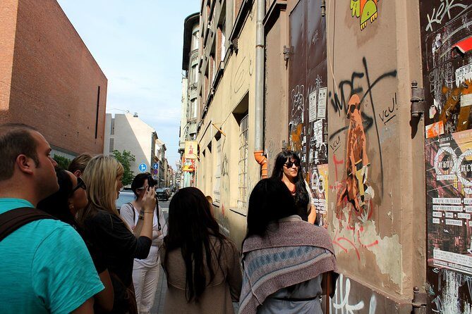 Alternative Budapest Walking Tour - Józsefváros (the 8th district): where art got practical during hard times