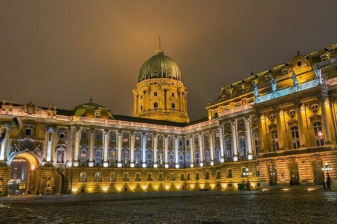BloodThirsty Hungary - Castle District - Prince Eugene of Savoy Equestrian Statue: Another Big Night View