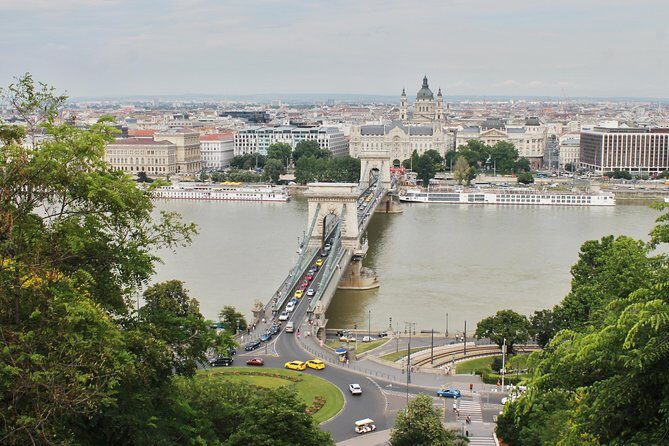 Buda Castle District Walk with Entry to Matthias Church - Guide style that makes or breaks the experience