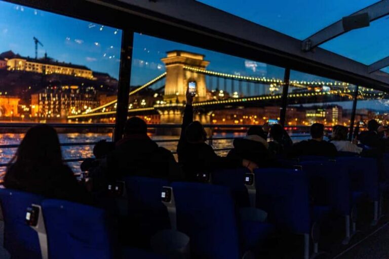 Budapest: 1-Hour Evening Sightseeing Cruise with Drink - Getting to Legenda City Cruises: find Dock 7 quickly