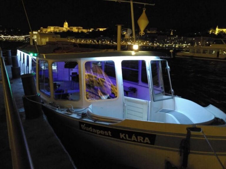 Budapest: 1-Hour Private Boat Cruise - M/S Klára On-Board: Comfort for Groups, Plus a Bar and Music
