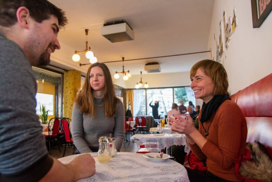 Budapest: 3-Hour Walking Tour About Communism (Small Group) - First steps: meeting on Erzsébet tér and starting in the right mood