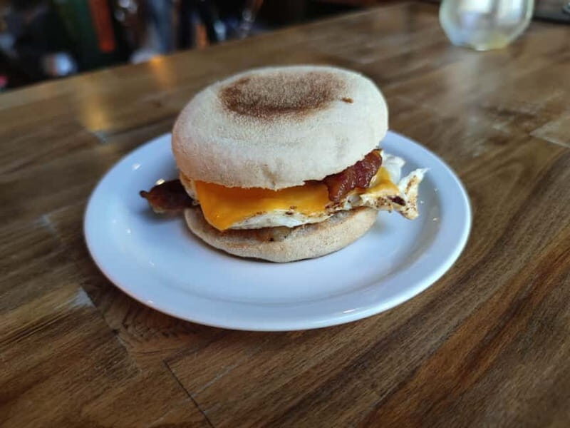 Budapest: 4-hour Bottomless Brunch w/ Cocktails & Craft Beer - Ruin Brew in Budapest’s Jewish Quarter: The Setting Makes It Feel Different