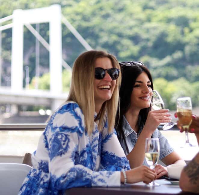 Budapest: 60-Minute Panoramic Cruise with Drink included - Should you book the 60-minute Pumpkin Spice Danube cruise?