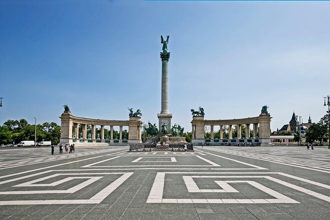 Budapest All in One Small Group Walking Tour with Strudel Stop - Danube Promenade and Chain Bridge views: the photo part actually earns its time