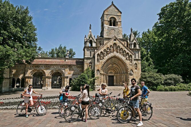 Budapest Bike Tour - Meeting at Yellow Zebra: start easy, then get out fast