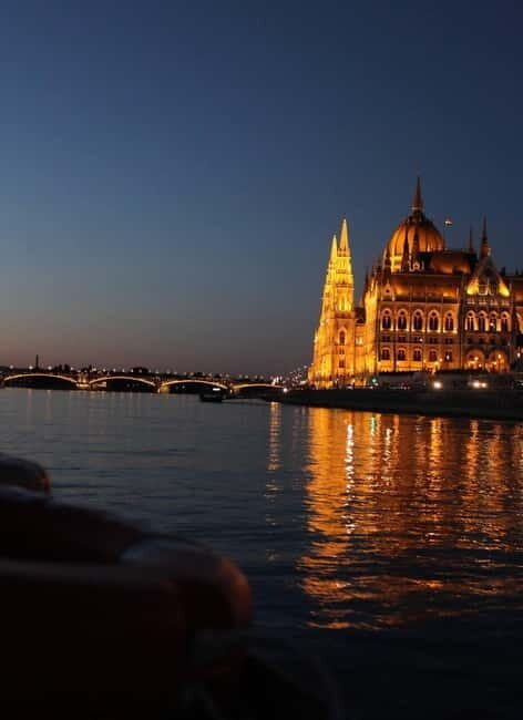 Budapest Boat Cruise with Personal Live Tour Guiding(+Drink) - The one-hour cruise route: Chain Bridge to the Parliament glow
