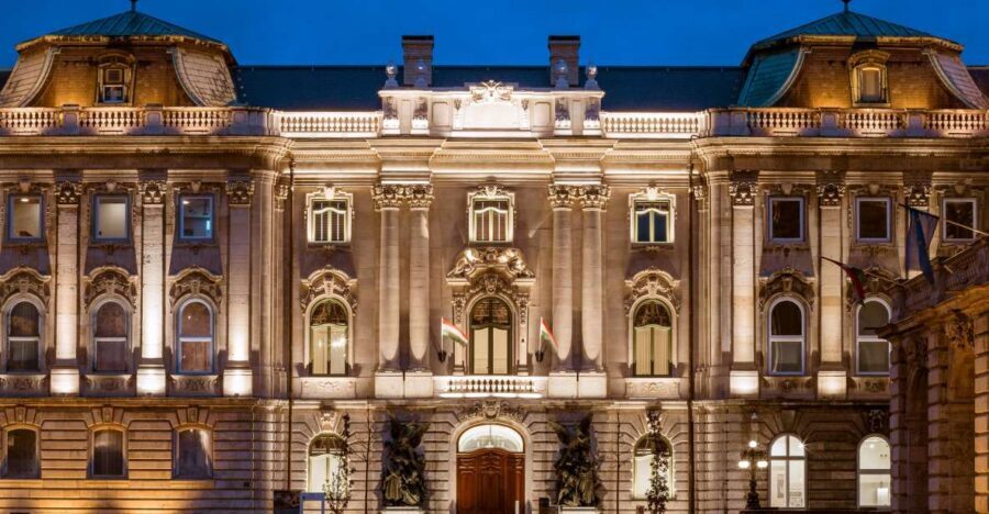 Budapest: Buda Castle Walk with Saint Stephen's Hall - Should you book Buda Castle Walk with Saint Stephen’s Hall?