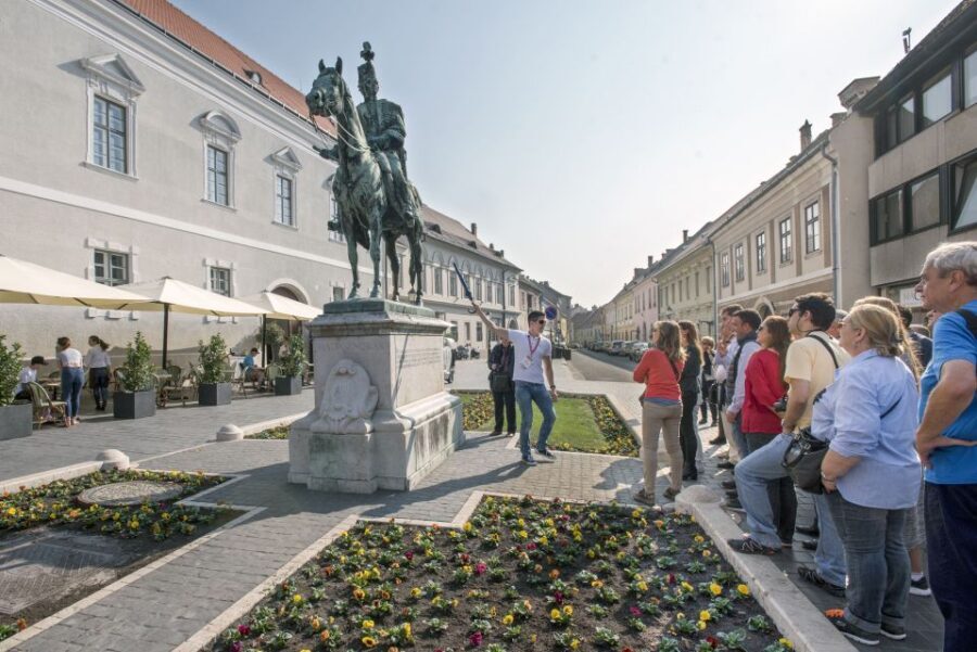 Budapest: Buda Walking Tour - Matthias Church: colorful tiles that you’ll actually notice