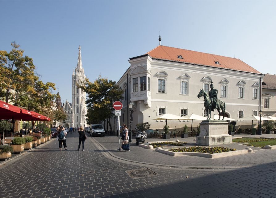 Budapest: Buda Walking Tour - Guides make or break it: why this one gets such strong reactions