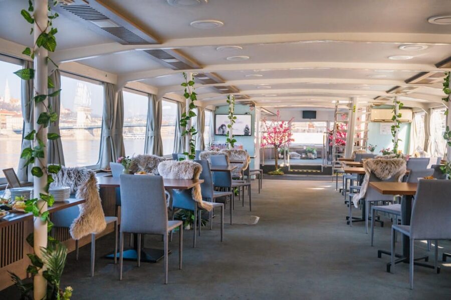 Budapest: By Night Sightseeing Cruise with Welcome Drink - Warm Inside, Cool Outside: Comfort, Restrooms, and On-Board Rules