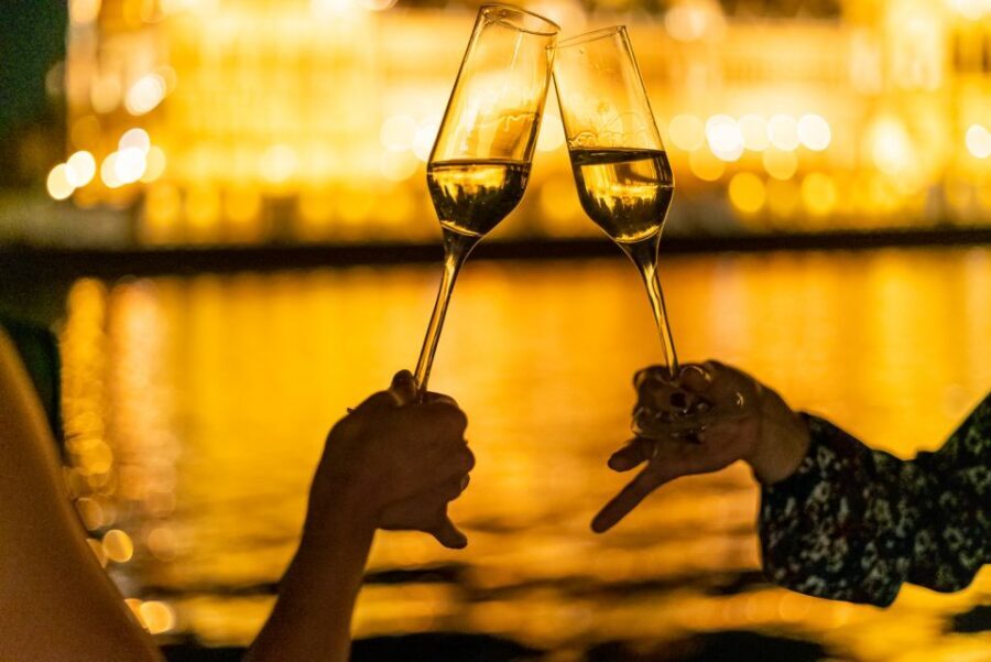 Budapest: Candlelit Dinner River Cruise with Live Music - Who Should Book This Danube Candlelit Cruise