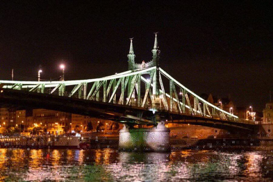 Budapest: Candlelit Dinner River Cruise with Live Music - Bridges, Pest Promenade, and the Sounds of the Riverfront