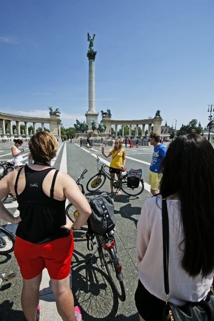 Budapest: City Bike Tour with Coffee Stop - St. Stephen’s Basilica and Liberty Square: power and symbolism in the open air