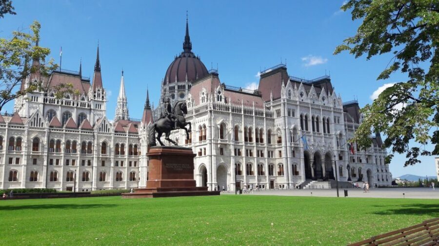 Budapest: City Center Walking Tour - St Stephen’s Basilica: The Dome Stop You’ll Remember