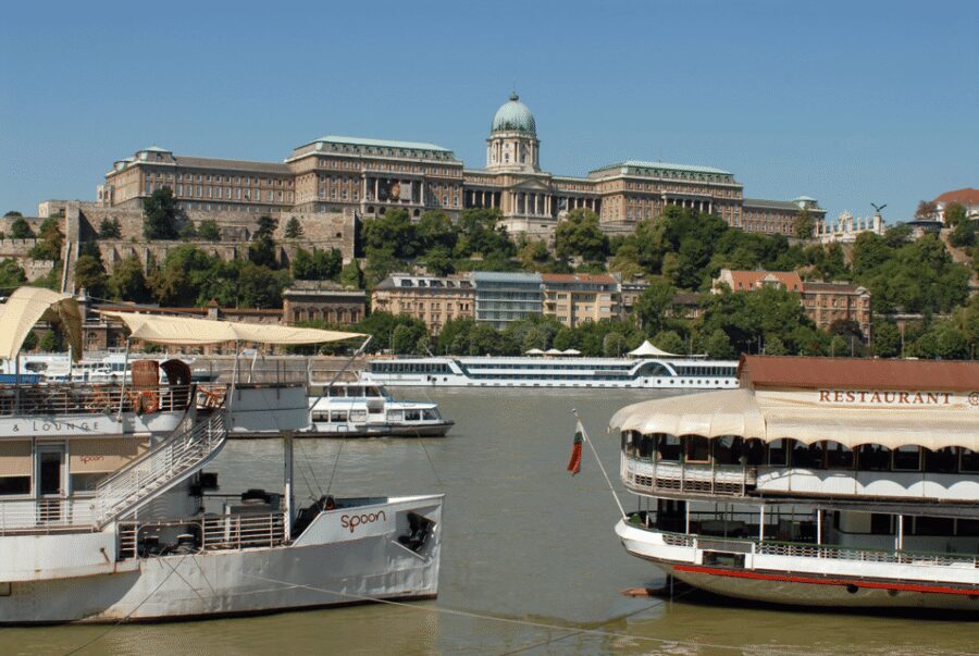Budapest: City Discovery Tour - Key Highlights You’ll Notice Right Away