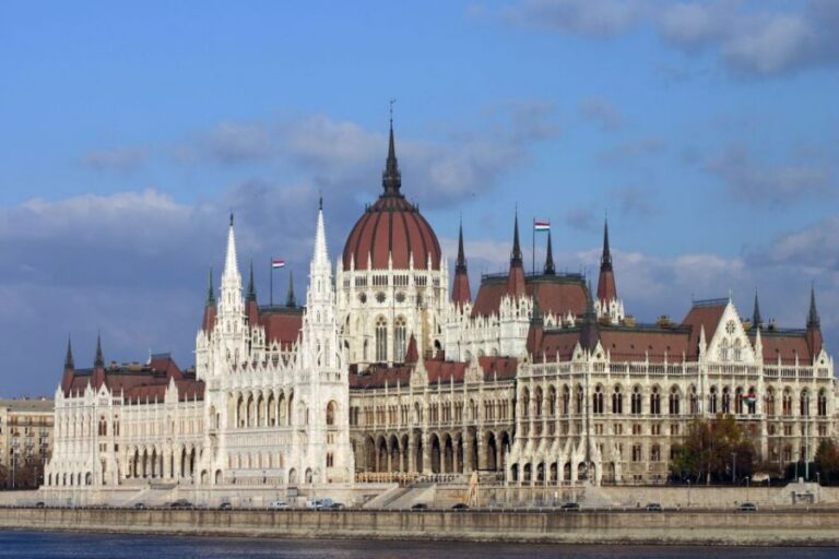 Budapest: City Discovery Tour - Danube Views, Opera House Pass-By, and Heroes’ Square Photos