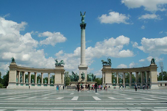 Budapest City Sightseeing Half-Day Tour - Gellért Hill and the Citadel viewpoint: your best photo return