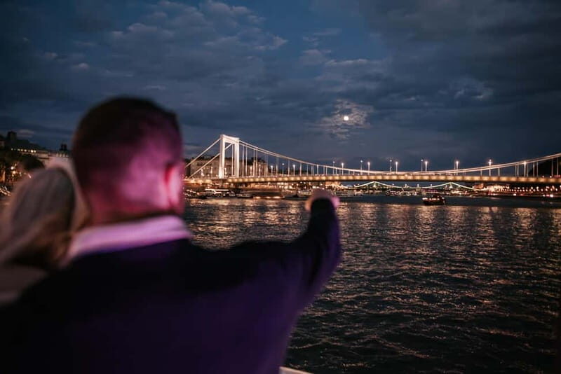 Budapest: Cruise Unlimited Aperol and Prosecco - The Danube route in 75 minutes: what you’ll actually see from the water