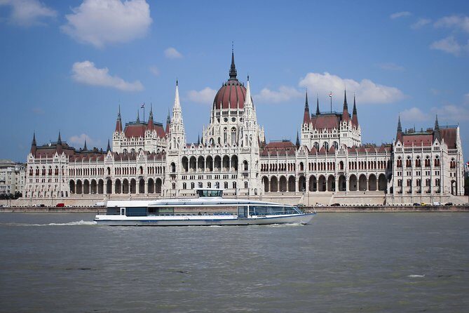 Budapest Danube Cruise with Drink, Audio Guide, Margaret Island - Margaret Island: the best add-on when you want a breather