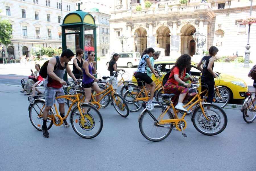 Budapest: Danube River Views Bike Ride - Getting Set Up at Yellow Zebra and Starting Calm