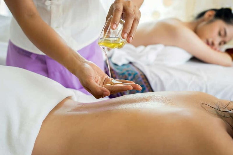 Budapest, Day Spa: Sauna, Massage and Relaxation Room - The 60-minute couples massage: expert hands and real down-time