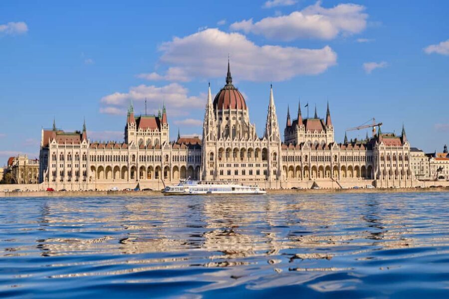 Budapest: Daytime Hop-on Hop-off Cruise with Welcome Drink - Getting on at Vigadó tér Dock 5 (and why it’s a smart start)