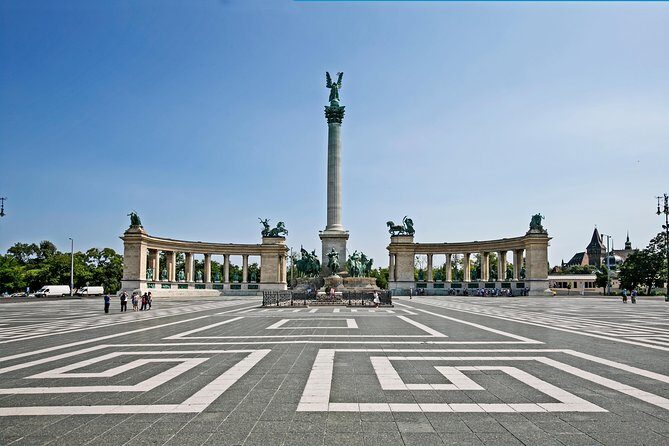Budapest E-bike Tour - Yellow Zebra start and the Opera House stop that gets you rolling