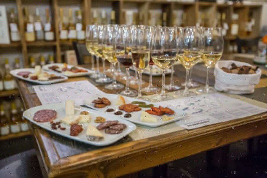 Budapest: Essentials of Hungarian Wine Tasting Class - Key things that make this class worth your time