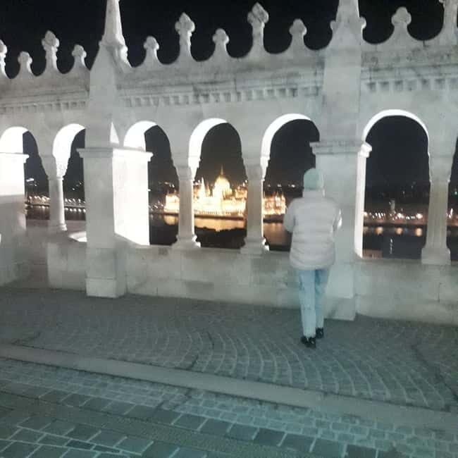 Budapest: Evening Castle Hill Tour with Fishermen's Bastion - Fishermen’s Bastion After Dark: Photos, Ticket Skip, and the Best View