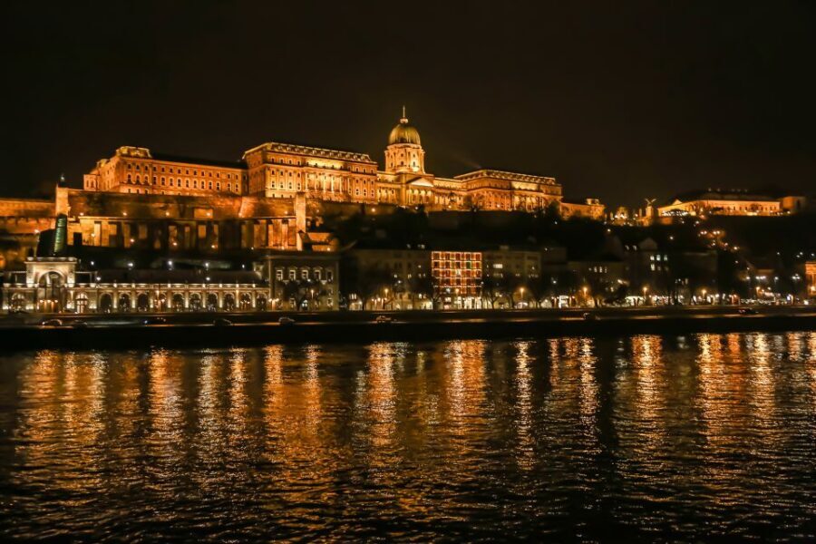 Budapest: Evening Cruise including Drink Options - Where to Sit: Inside for Comfort, Outside for the Photos