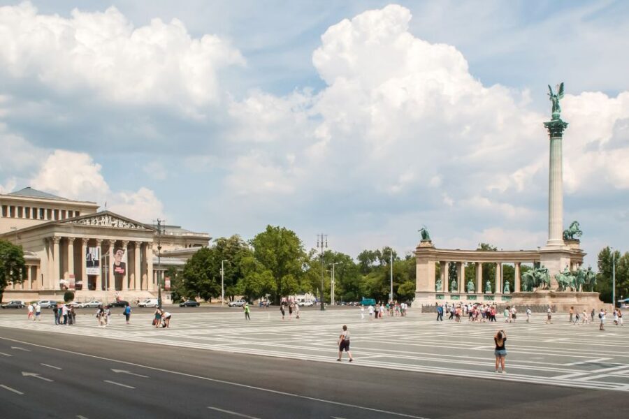 Budapest: Floating Bus Tour by Land and Water - Amphibious Bus, Real Danube Views: What Makes This Tour Fun