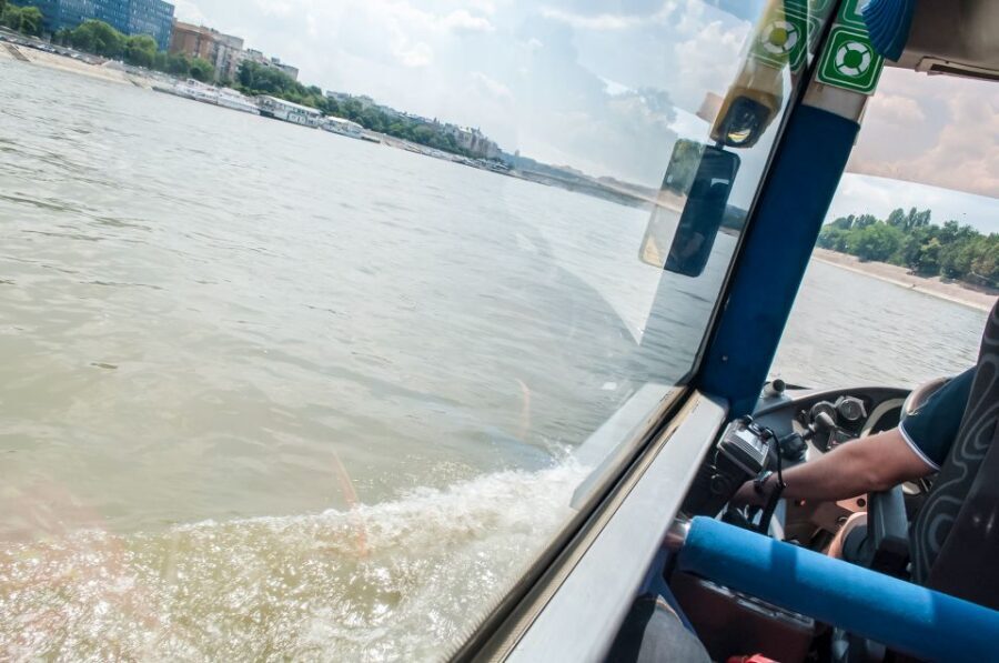 Budapest: Floating Bus Tour by Land and Water - The River Moment: How the Danube Float Works in Practice