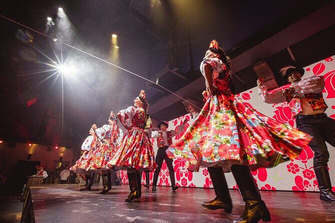 Budapest: Folklore Revue Show with Unlimited Dinner & Drinks - Food value: why the Hungarian buffet-style dinner works