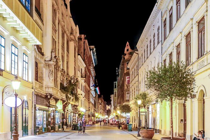 Budapest Ghost Quest: Self-Guided Haunted City Adventure - A Phone-Based Game That Turns Budapest Into a Clue Trail