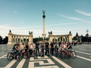 Budapest: Guided Bike Tour Plus - Elizabeth Bridge and the Chain Bridge: fast photo stops with big payoff