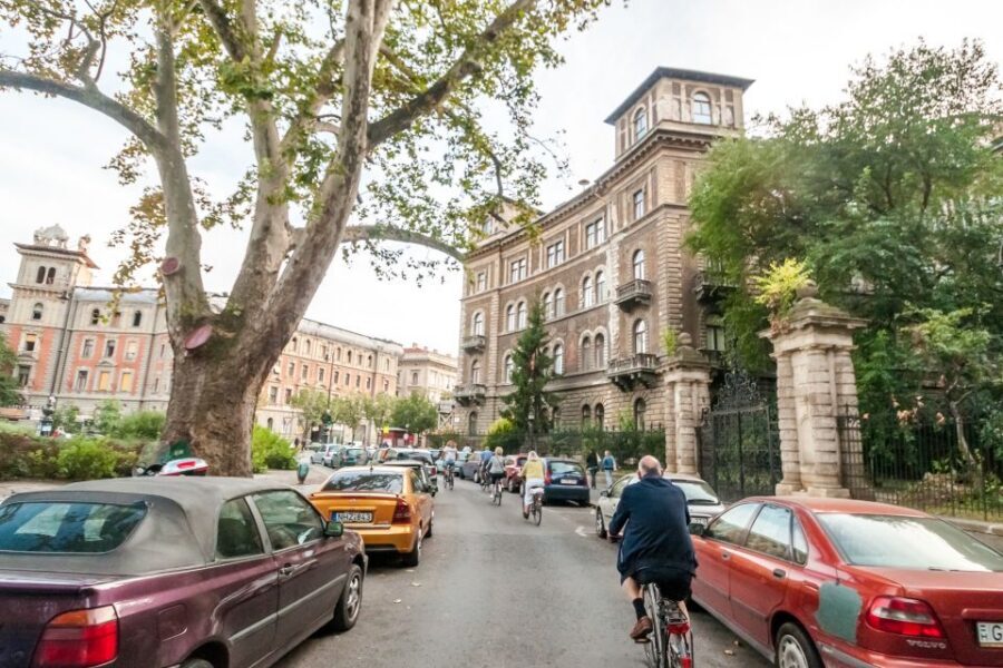 Budapest: Guided City Discovery Bike Tour - Andrássy Street and Nagymezö Utca: fashion boulevard to nightlife guidance