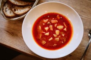 Budapest Guided Food Walking Tour with Drinks Included - District 7 on Foot: From the Jewish Quarter to Andrassy Avenue