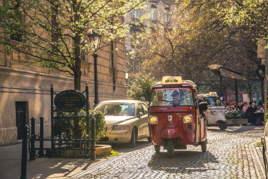 Budapest: Half-Day Exclusive Highlights Private Tour - Weather reality: why the tour can be rescheduled