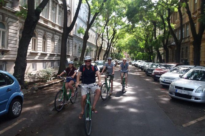 Budapest Highlights Bike Tour - First stop: Szabadság tér and the Soviet Monument