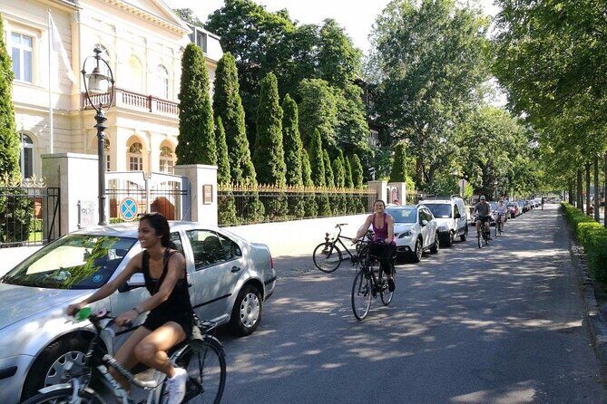 Budapest Highlights Bike Tour with a local guide - Meeting at Rumbach Sebestyén u. 10 and what the ride feels like