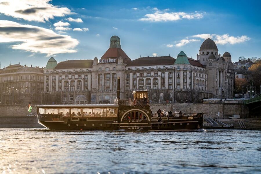 Budapest: Historic Cruise with Welcome Drink - Why This Cruise Works as Your First-Time Budapest Move