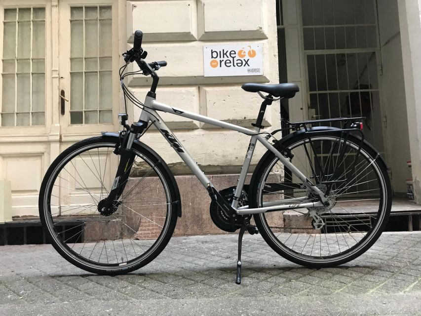 Budapest: Historic Downtown Bicycle Ride with Scenic Views - Central Market Hall and National Museum: finishing the history sweep