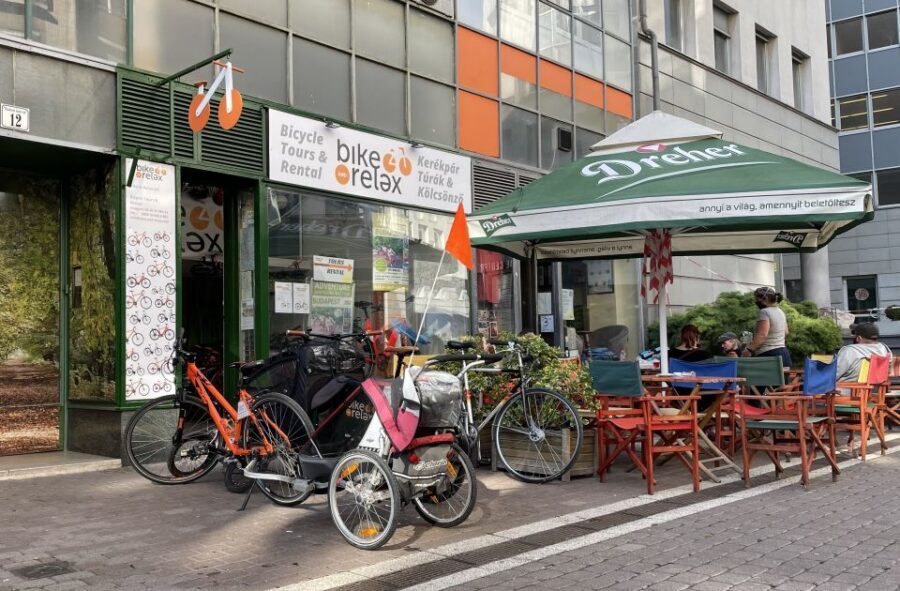 Budapest: Historic Downtown Bicycle Ride with Scenic Views - City Park and the thermal-bath icons: quick stops, clear payoff