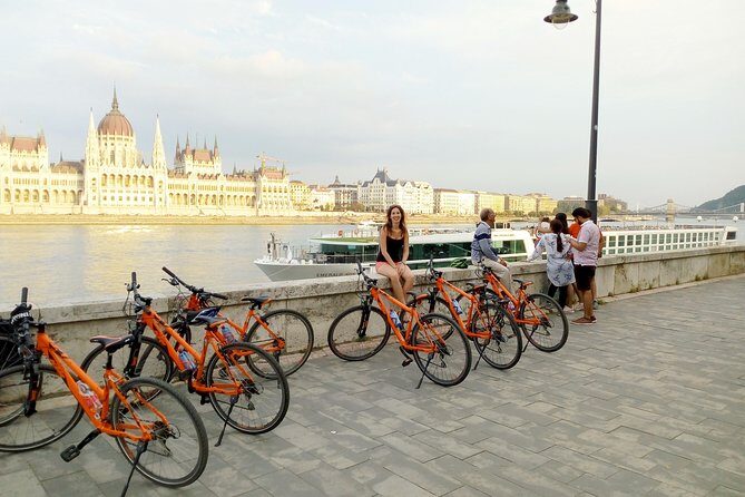 Budapest Historic Downtown Bicycle Tour in small groups - Budapest on two wheels: how the 3.5-hour plan really works