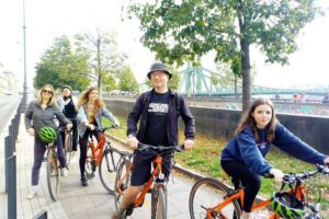 Budapest Historic Downtown Bicycle Tour in small groups - Meeting point, timing, and the vibe on departure