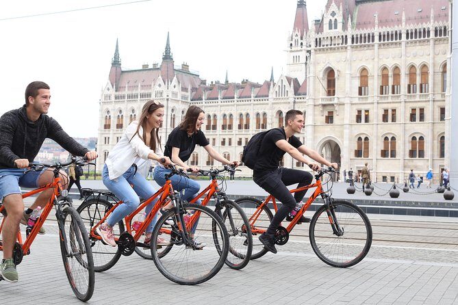 Budapest Historic Downtown Bicycle Tour in small groups - Small group size: why it matters on busy streets