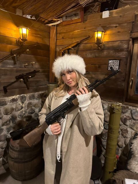 Budapest: Hollywood Gun Range Shooting Package - Where you meet on Holló u. 6 and what your arrival looks like