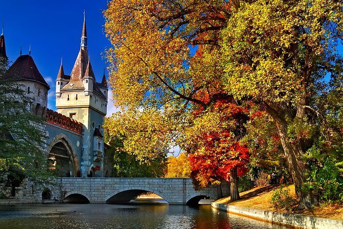 Budapest in a Day Private Luxury Sightseeing Tour - Crossing to Buda: Chain Bridge and the Castle District Feel